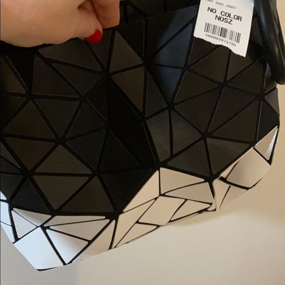 Black and white purse - Picture 4 of 5